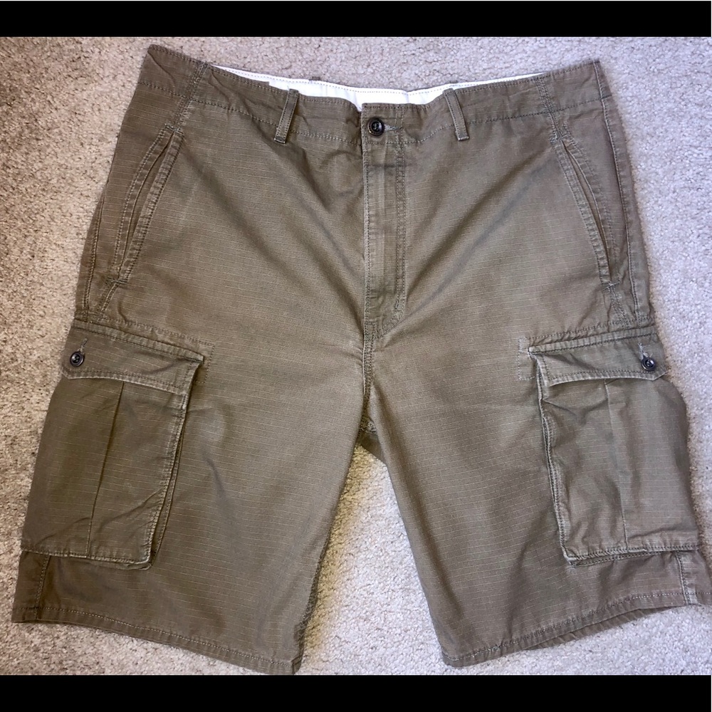 Levi’s fatigue cargo shorts